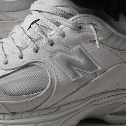 Baskets 2002R Light Grey