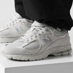 Baskets 2002R Light Grey